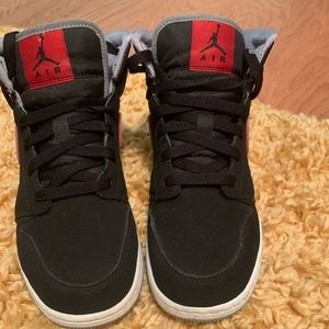 Boy’s Air Jordan basketball shoes